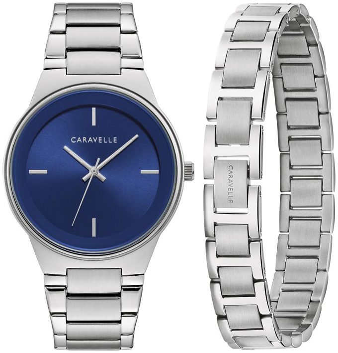 Mens Boxed Gift set with with blue dial and Silvertone bracelet